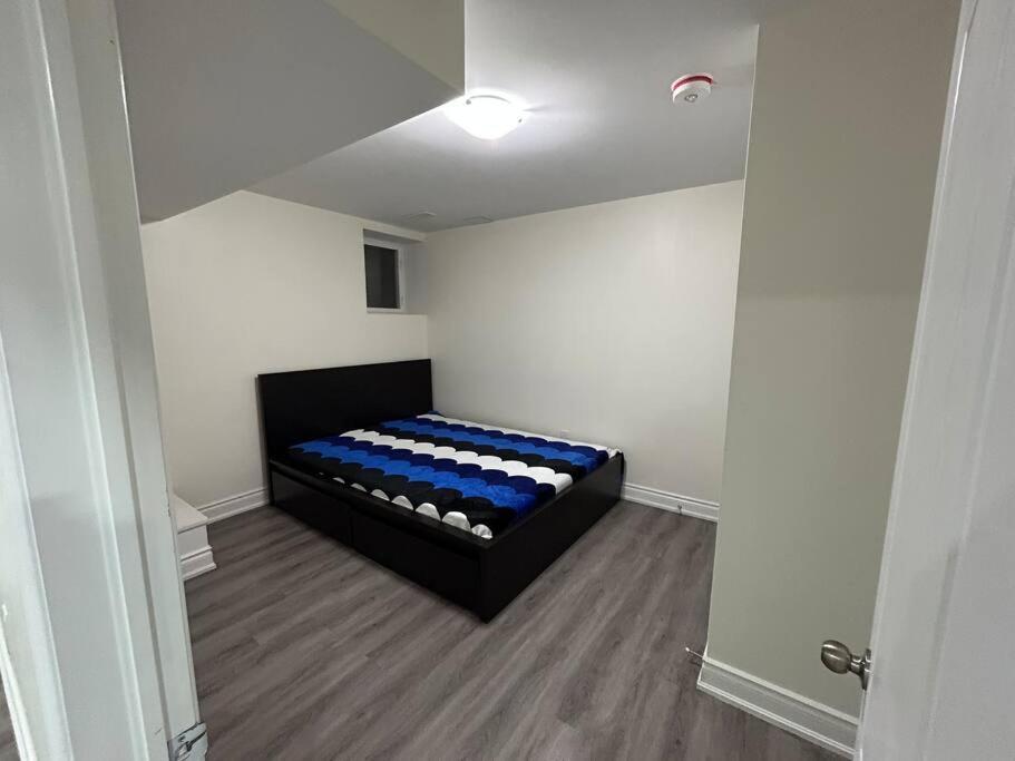 2 Bedroom Private Apartment With Private Entrance Brampton Buitenkant foto